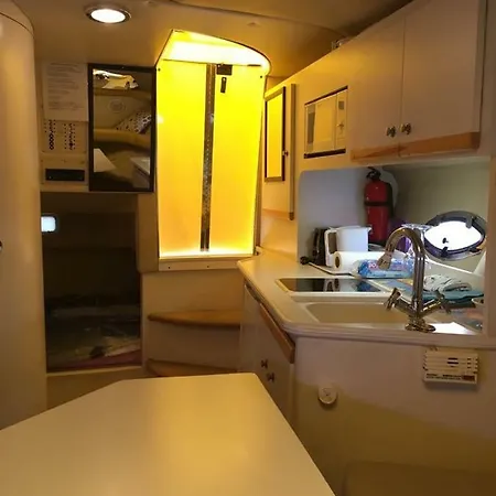Дом отдыха Sleep In The Boat Адехе