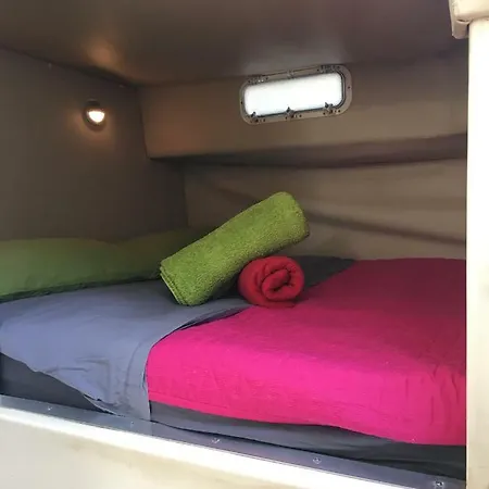 Sleep In The Boat Адехе